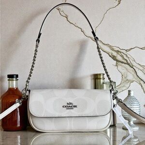 🌟Coach White Crossbody Bag with Silver Chain